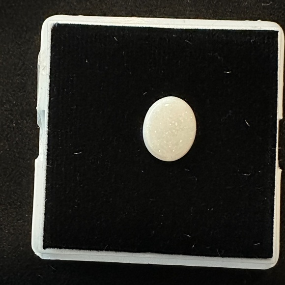Solid Oval Opal loose stone 1.25ct - 10x8mm - Picture 6 of 6